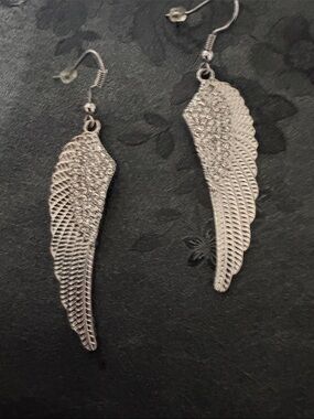 VINTAGE SILVER-TONE ANGEL WINGS CRYSTAL DANGLE HOOK 2.7" EARRINGS
